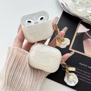 Soft Glam Pearl AirPods Pro 2 Case